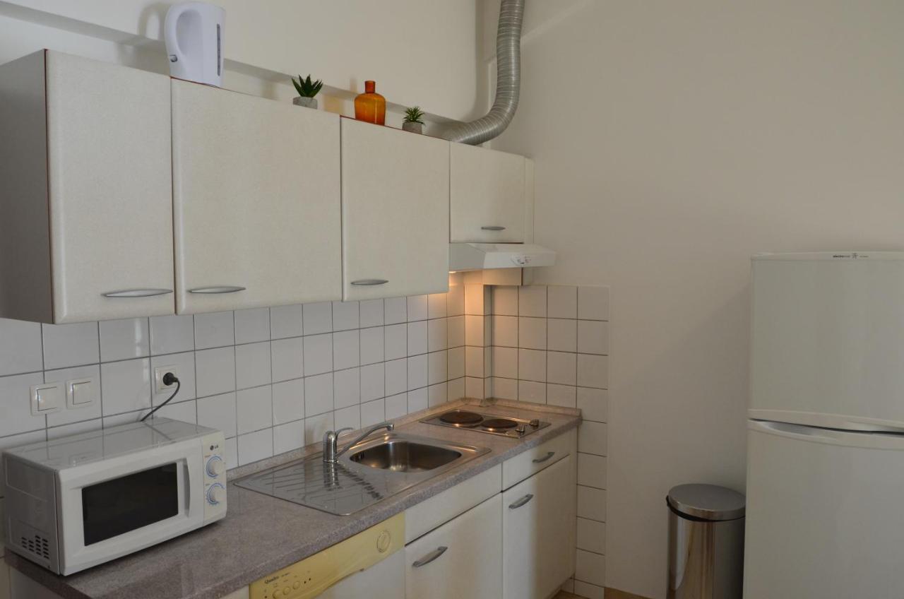 Apartments Pirovcanka Pirovac Rum bild
